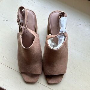 Women’s open-toed Mule Pumps